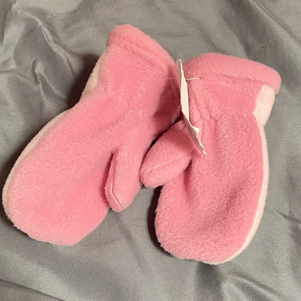 Pink mittens